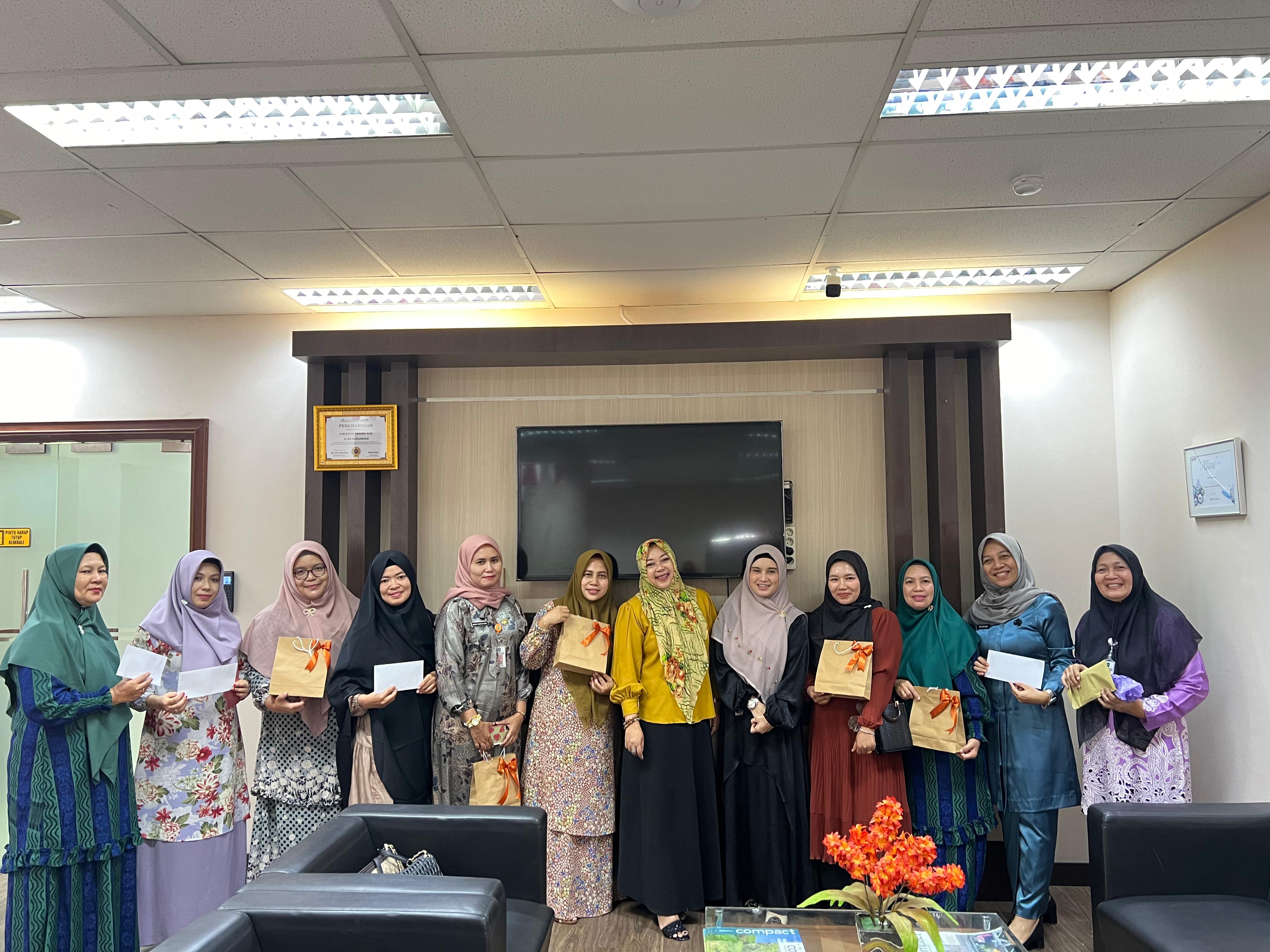 Kehadiran Ibu-Ibu DW